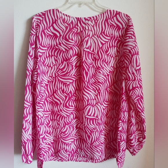 Susan Graver Size Large Top - Picture 8 of 8